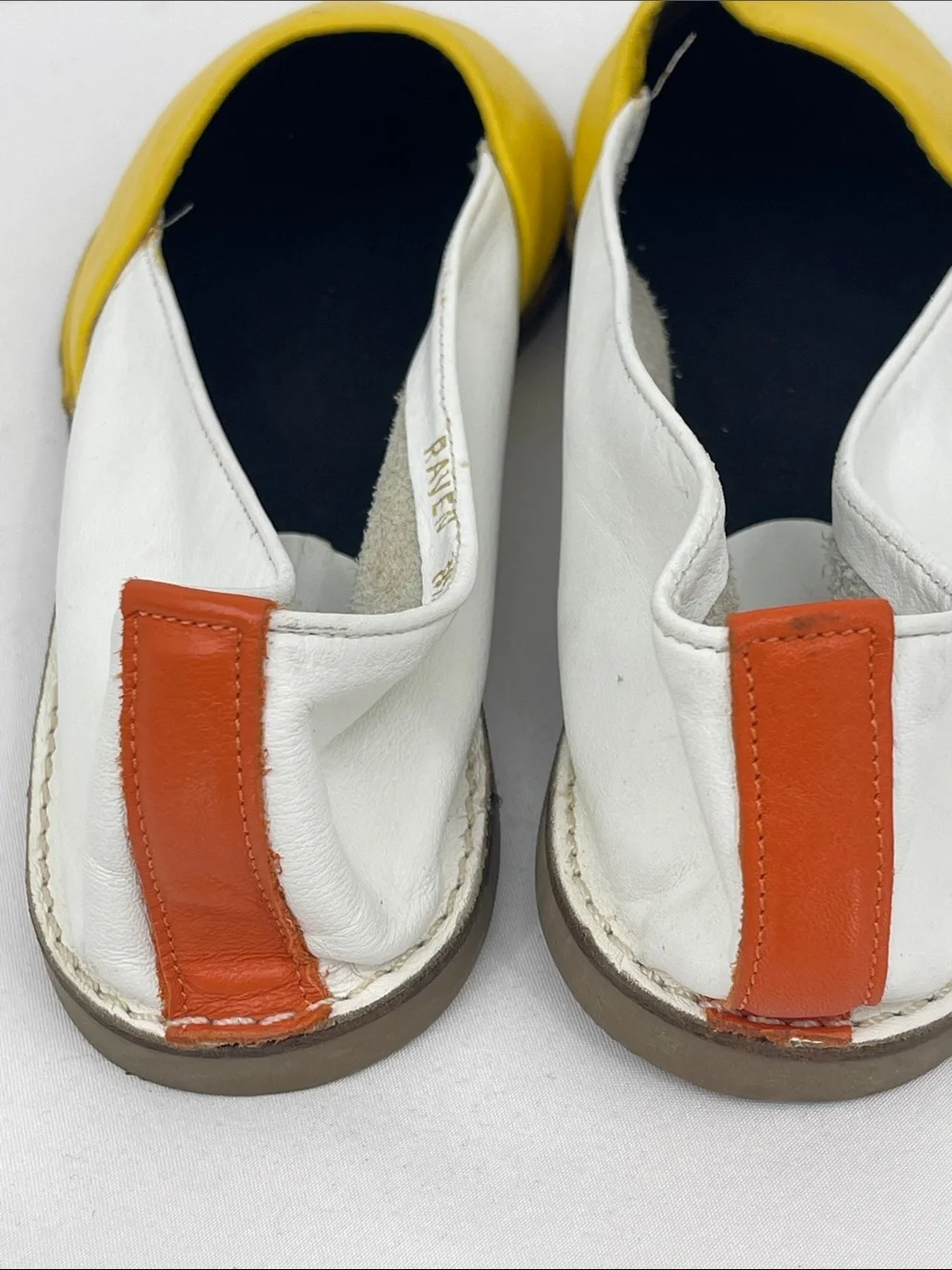 Nicole Raven SIZE 8.5 M yellow and White Leather Slip-On Loafers FIT NARROW